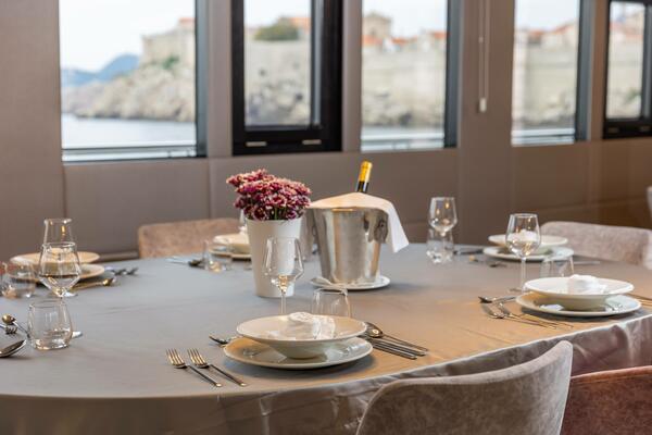 APT MV Eleganza Dining.jpg